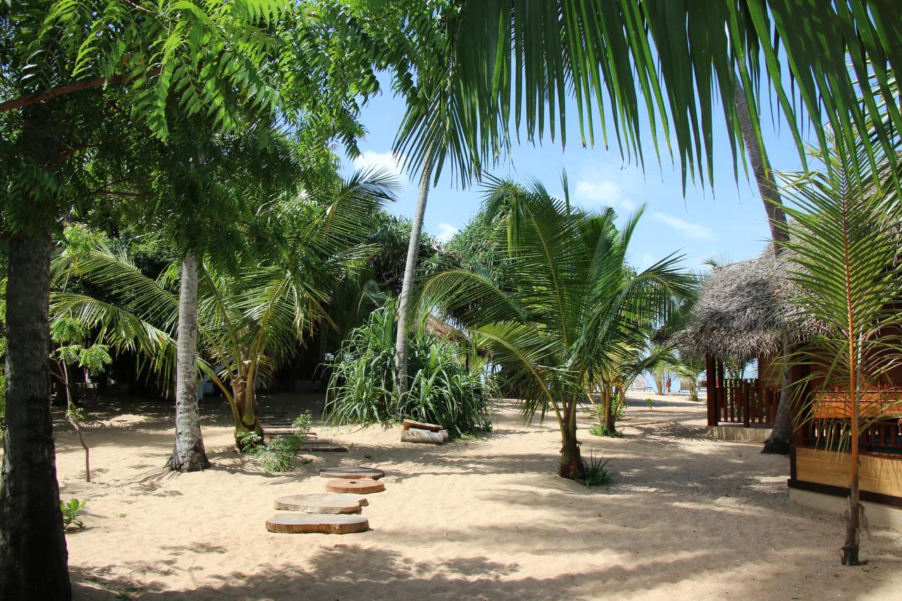 Shiva'S Beach Cabanas Tangalle Esterno foto