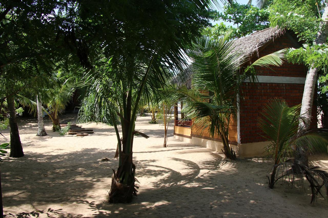 Shiva'S Beach Cabanas Tangalle Esterno foto