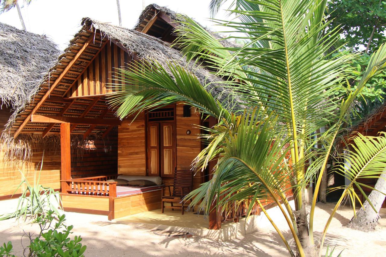 Shiva'S Beach Cabanas Tangalle Esterno foto