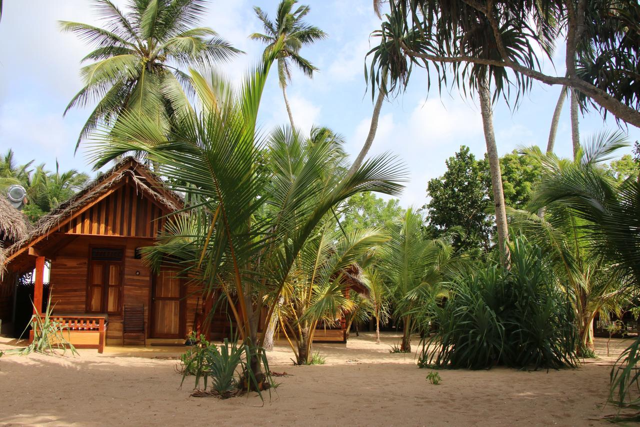 Shiva'S Beach Cabanas Tangalle Esterno foto
