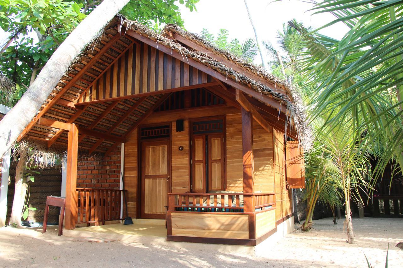 Shiva'S Beach Cabanas Tangalle Esterno foto