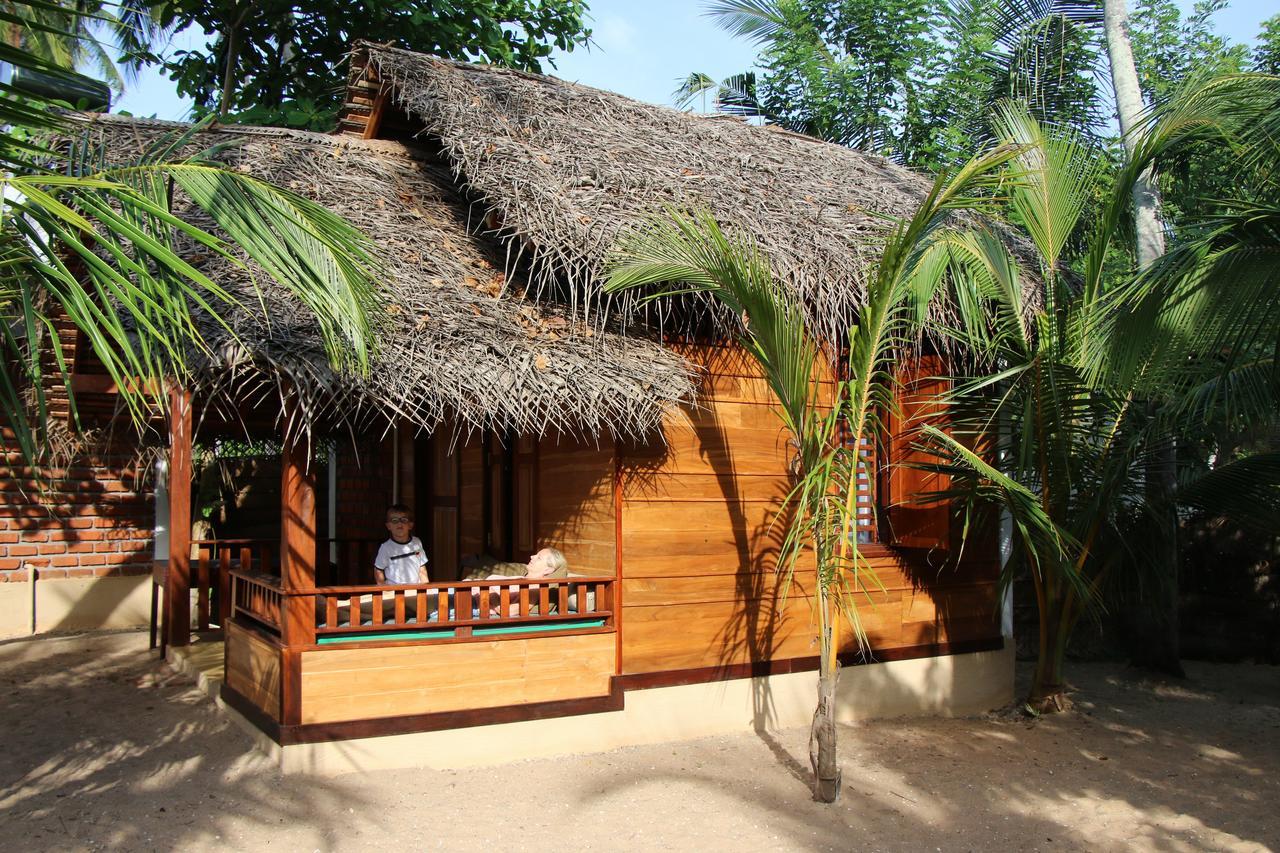 Shiva'S Beach Cabanas Tangalle Esterno foto